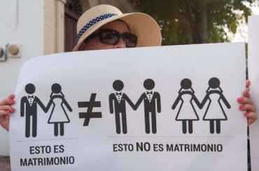 El Papa da su apoyo a grupos a opositores de matrimonio homosexual