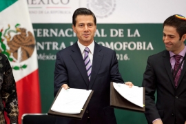 Congelan iniciativa presidencial de bodas gay en México